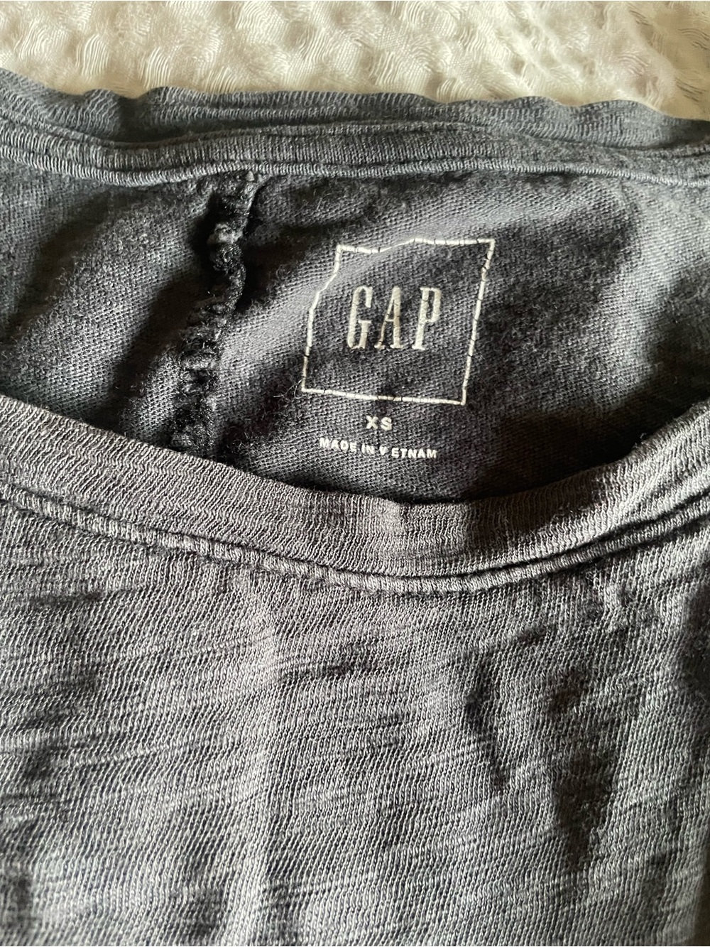 GAP Soft Swing Tank Bundle – 2 Tops – XS
(Black + Heather Gray) - Picture 2 of 4